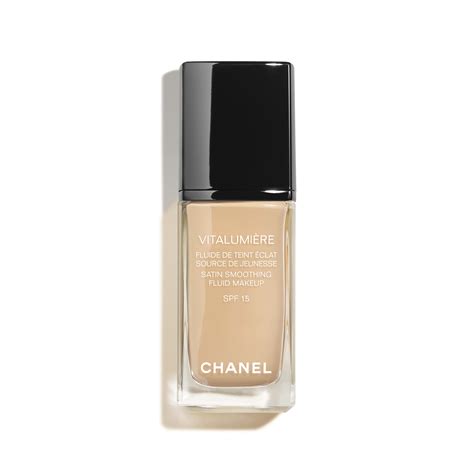 Chanel Vitalumiere Satin Fluid Makeup SPF 15 